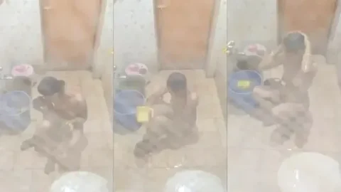Hidden Cam of Busty Desi Bhabhi Soaping Her Wet Pussy and Phat Ass in Bath hot sex