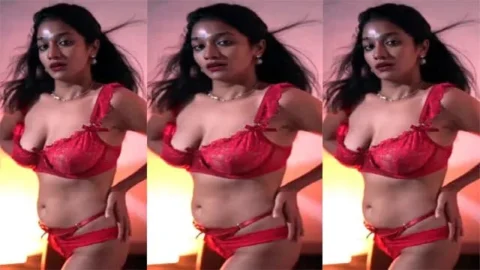 Hot Lavanya Manickam Bikini Tease Wet Boobs Bounce