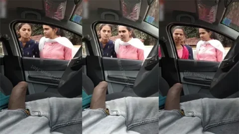 Daring Guy Flash Dick Infront Of College Girls