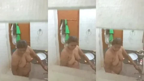 Hidden Cam of Thick Desi Aunty s Nude Bath with Soapy Big Boobs hot sex