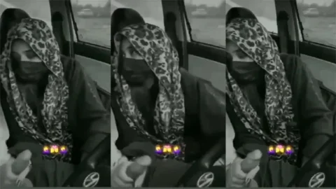 Muslim Hijabi Babe Giving Handjob To Lover In Car
