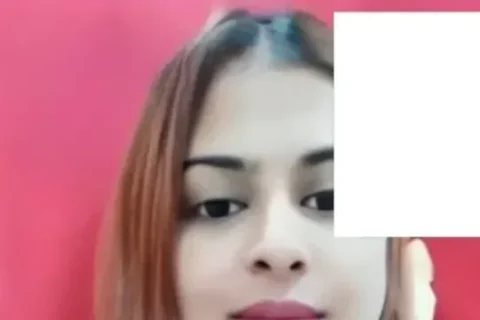 Indian Babe Strips Fully Nude, Teasing Her Big Boobs and Masturbating Her Pussy with Vibrator on Chamet Live Sex Video