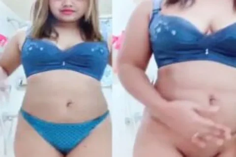 19yo Indian teen nude showing bald pussy