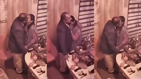 Nashik Viral Astrologer Caught Fucking His Saree Client in Part 4