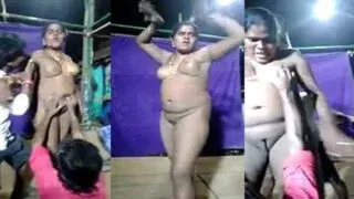 Desi gaon ki rand ka khula nanga dance dekh lo Sex Video