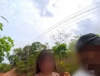 Jaslin Couple Riding Scooty In Goa Flashing Boobs