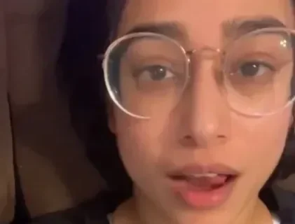 Desi Aunty Gets Super Horny Plays With Her Wet Pussy Close Up And Pinches Nipples Hard