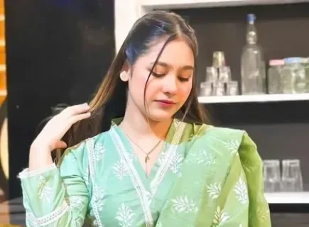 Beautiful Desi GF Nude Handjob, Blowjob Fucking in Hotel Room Sex Video
