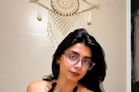 Aqsa Pervaiz Nude Bikini Pussy Spreading Close Up And Clit Rubbing Viral Clips