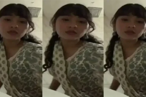Desi girlfriends secret hot fingering session caught on cam Sex Video