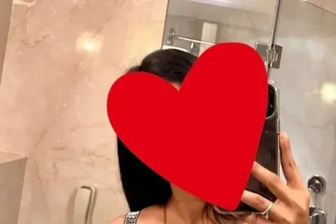 Sarahthebeauty0 Viral Video in Sexy Red Bikini Pussy Licking Sucking Dick And A Hard Fuck In Hotel Couch