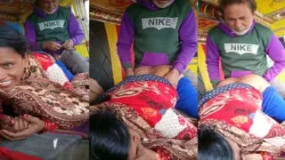 Desi gaon ki rand ka truck mein garm maza Sex Video