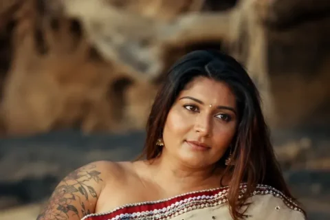 Hot Milf Model Outdoor Tease Boobs Visible in a Wet Saree Showing Off Her Bouncing Nude Ass
