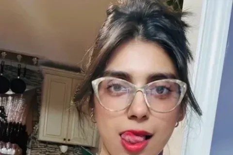 Aqsa Pervaiz Nude Video See Through Lingerie Showing Her Boobs and Nipples Sex Video