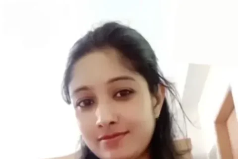 Naughty Desi Bhabhi Showing Big Boobs And Nipples Live On Nude Video Call For Lover Sex Video