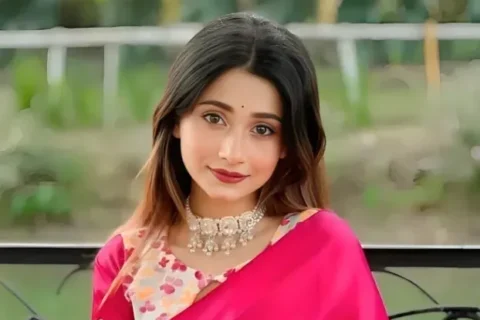 Hot Insta Influencer Showing and Presses Her Boobs on Video Call with Full Face Sex Video
