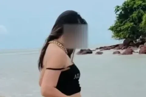 Jaslin Couple Having Beach Fun Showing Off Her Boobs and Pussy Getting Fucked in a Beach Hut While a Boatmen Notice Them