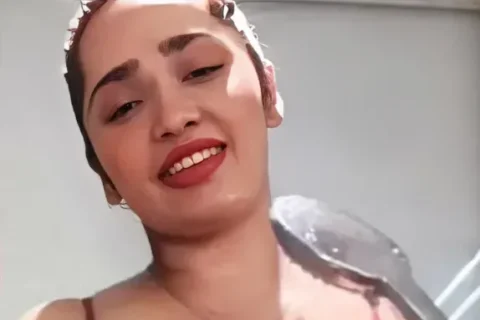 Aditi Mistry Teasing In Transparent Maroon Top And Nip Slip Boobs While Bathing Video