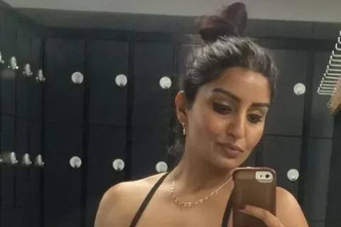 Hot Onlyfans Milf Gujubear Shows Big Boobs And Plays With Her Spread Pussy Sex Video