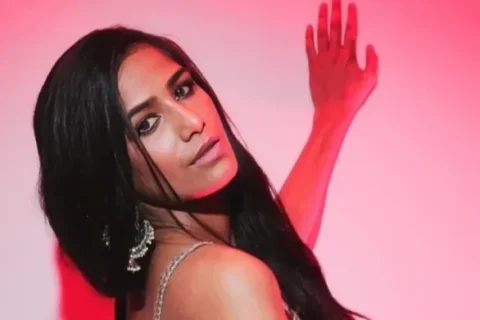 Poonam Pandey Leaked Onlyfans Clip Shows Her Fully Nude Bathing and Stripping Sex Video