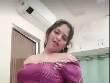 Desi Cam Girl Teases Fans With Sexy Dance And Slightly Shows Boobs On Live Stream Sex Video