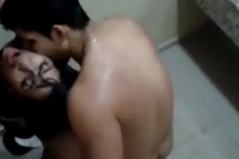 Bathroom me chudayi viral video