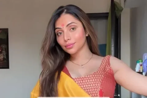 Famous Influencer Sonia Arora Full Nude Teasing On Bed And Pussy Fucking With Vibrator