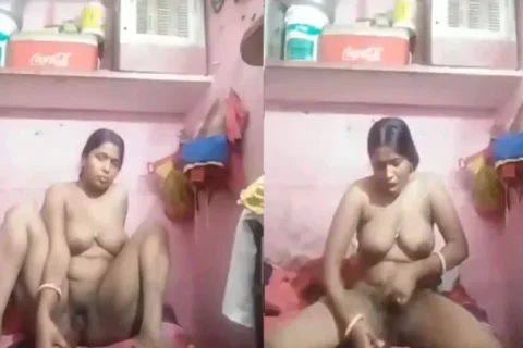 Super horny Desi Bhabhi masturbating on cam
