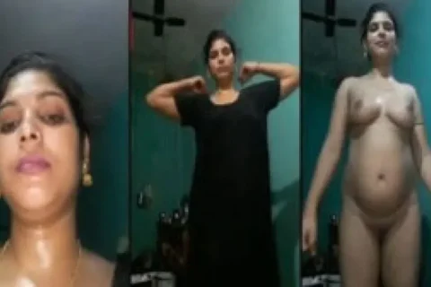Sexy Dehati Bhabhi showing her nude body