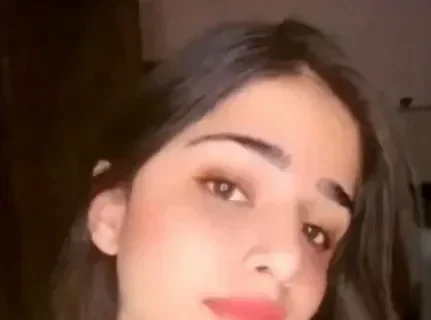 Hot Insta Model Viral Video Fully Nude, Squeezing Her Boobs and Rubbing Her Wet Pussy Sex Video