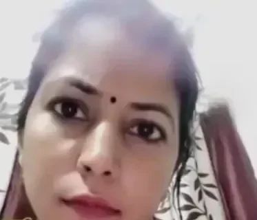 Hot Indian Wife Unzipping Top for Boob Flash Sex Video