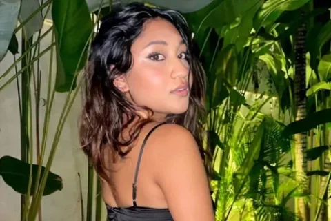 Hot Insta Babe Peachyneeshx Bikini Strip Gives Wild Blowjob In Sauna Room To A Guy Just Met Full Video Leaked