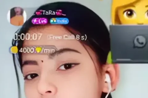 Hot Girl Flashes Her Boobs to Boyfriend on Video Call Sex Video