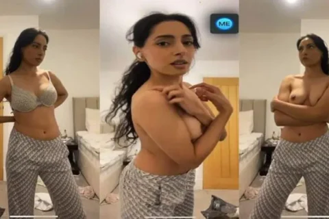 Sexy Figure Hot Babe Showing Her Big Ass Leak