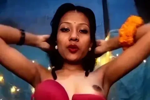 Bengali Stripchat Babe Nude Teasing Live Boobs Pressing After Stripping Bra