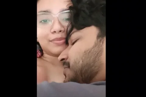 Desi indian girl fuckig with friend with blowjob