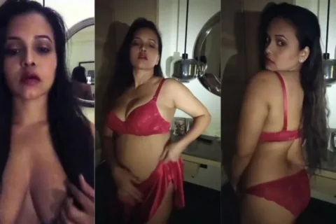 Sexy Actress Priya Gamre Getting Fully Topless in Premium Live