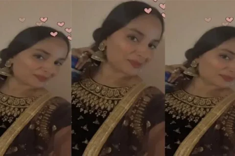 Horny Indian Wife Showing Asshole Fingering