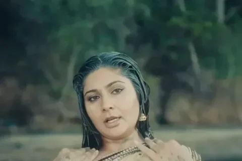 Desi Milf Model Soaking Wet Boobs Visible Outdoor Saree Tease Leaked