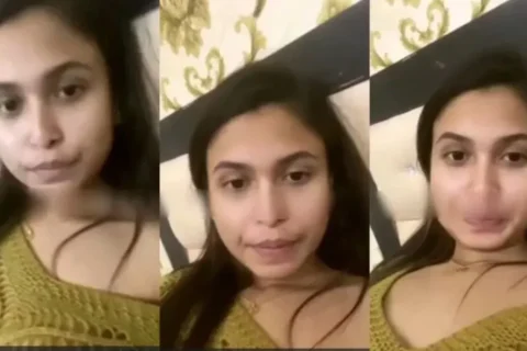 College Girl Sneha Apni Big Boobs Dikhati Hui Maje Mein