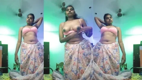 Tamil Cute Young Girl Boobs Playing Show