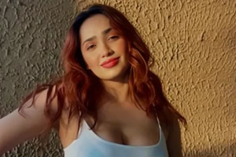 Horny Famous Chubby Influencer Aaditi mistry Live In Towel Shaking Ass Removing Towel Dancing Most Expensive Video