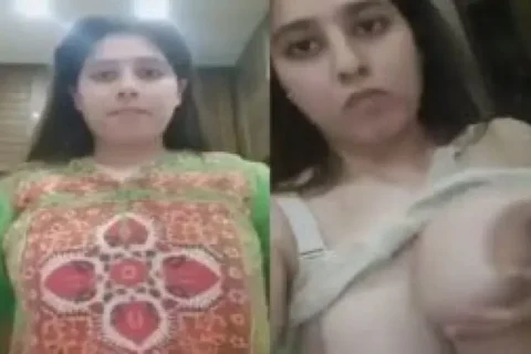 Cute bhabhi nude big boobs and fingering viral MMS