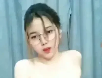 Horny Babe Nude Rides Dildo Hard and Squirts Piss in Wild Solo Fuck Sex Video