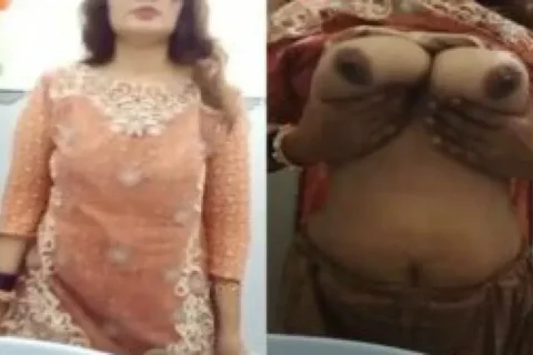 Matured Bhabhi showing boobs and pussy