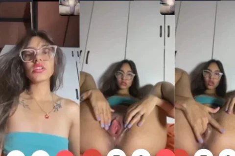 SEXY SLIM CHASMISH INDIAN BABE FINGERING SHAVED PINK WET JUICY PUSSY