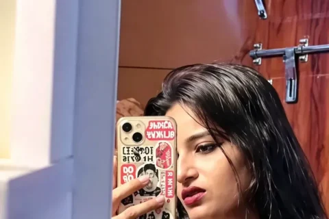 Horny Tango Girl In Black Saree Teasing Fans With Her Tight Sexy Body Sex Video