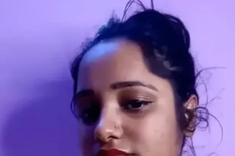 Beautiful Cam Girl Gets Fully Nude on Bed and Fingers Her Wet Pussy Hard Sex Video