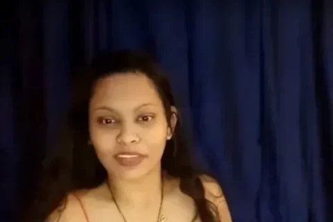 Sexy Darlo Siya Fingers Pussy And Fucking Herself With Vibrator Full Nude Live Show