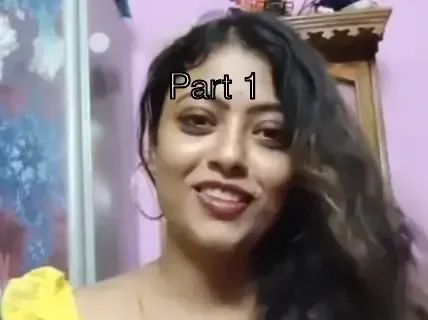 Desi Aunty Teases with Deep Cleavage Then Flashes Boobs on Tango 121 Live Part 1 Sex Video